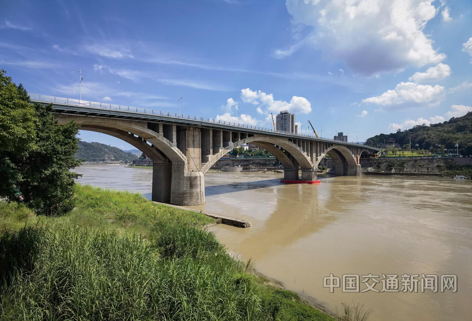 匠心筑橋，譽(yù)滿國際 宜賓岷江大橋加固改造工程榮膺國際橋梁大會獎(jiǎng)項(xiàng)